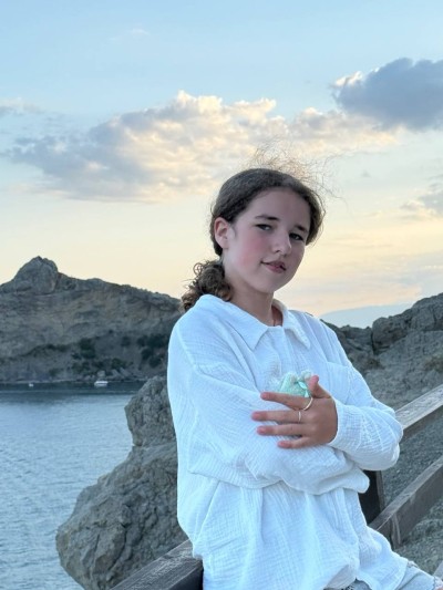 КИРА СОЛНЦЕВА "Девчонка из России"