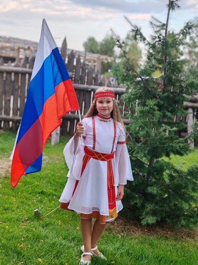 Полина