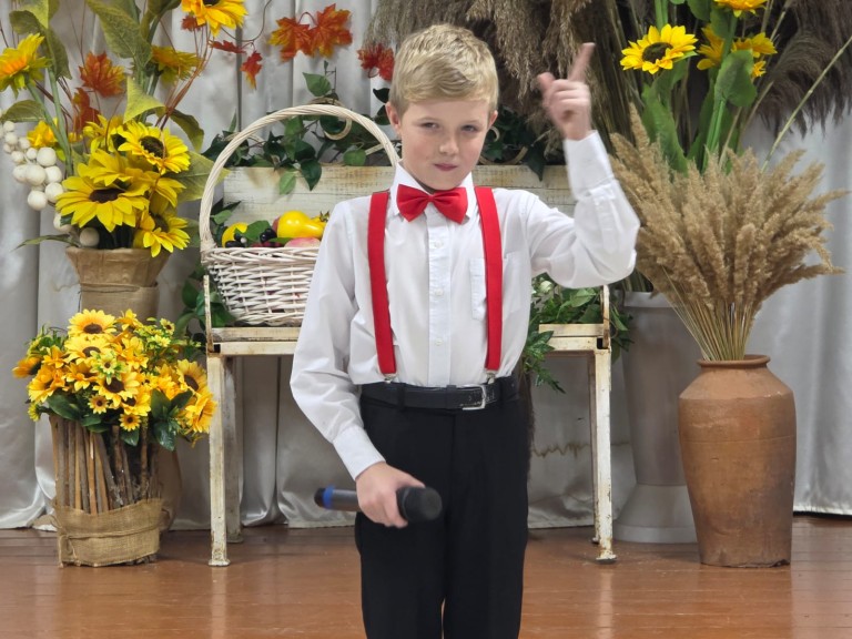 Исполняет Синяков Михаил 9 лет