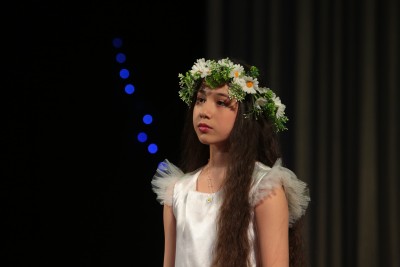 Гляжу в озера синие