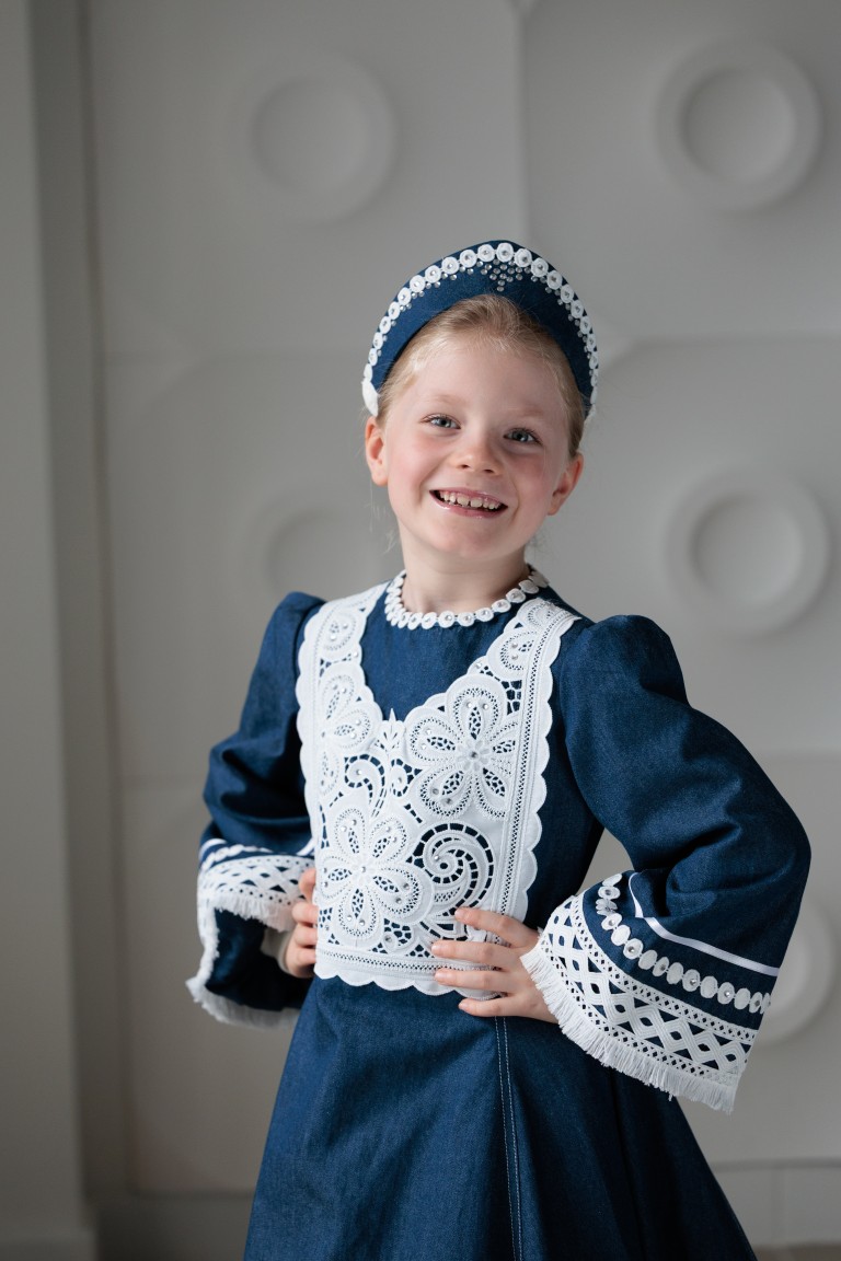 Заводная песня "Молода я"