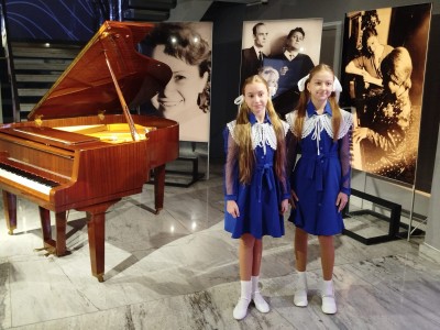 "Умывает Красно солнышко"