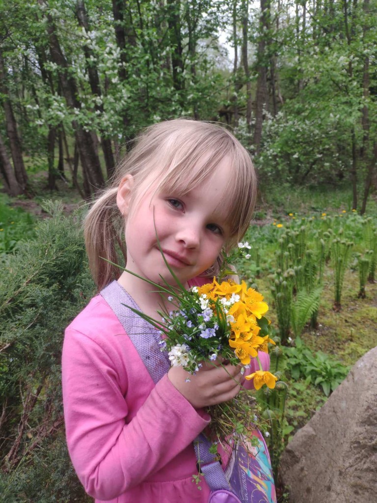 Песня "Пчёлочка Жу-жу"