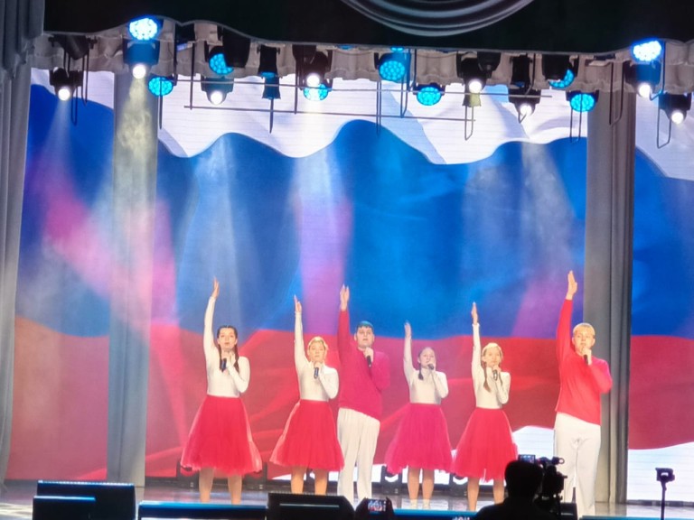 Ансамбль "Дети солнца" - "Крепни, Россия"