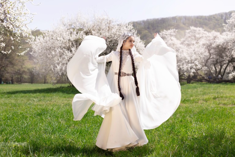 "Я расскажу Вам кто Я" (на кабардинском языке)