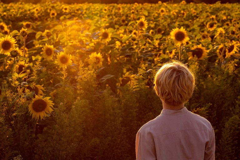 В глазах героя