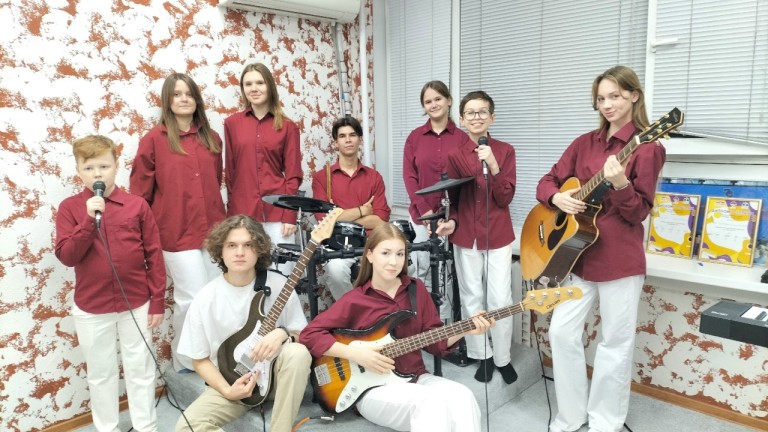 Вратарь (сл. О.Дмитриев) исп. ВИА Интервал