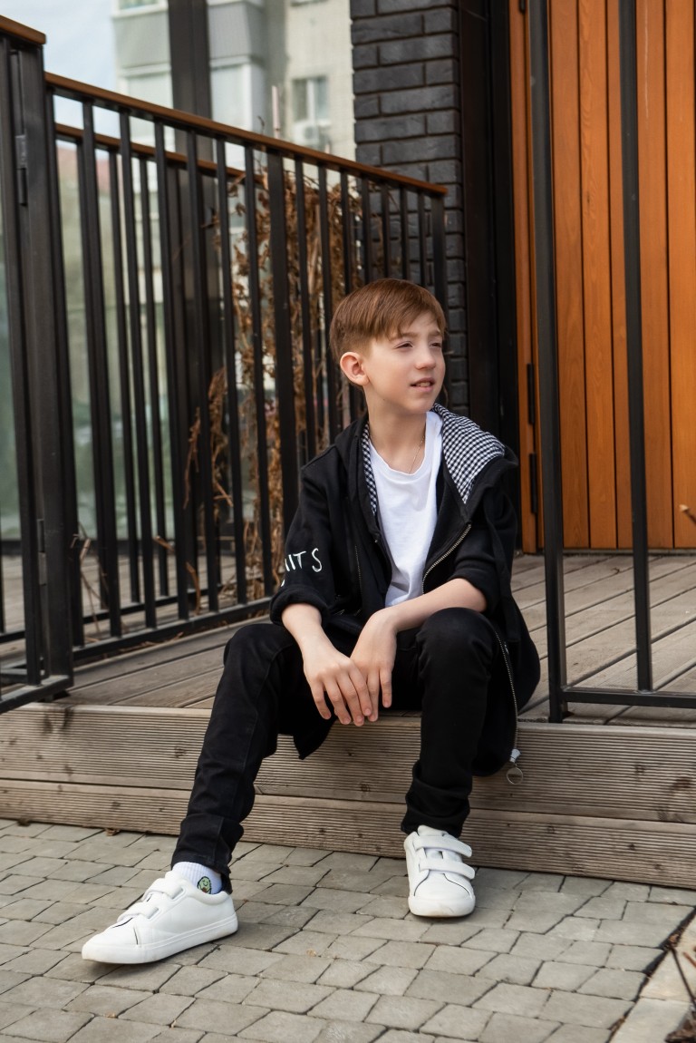 Расправив крылья (автор и исполнитель Жураковский Ярослав)