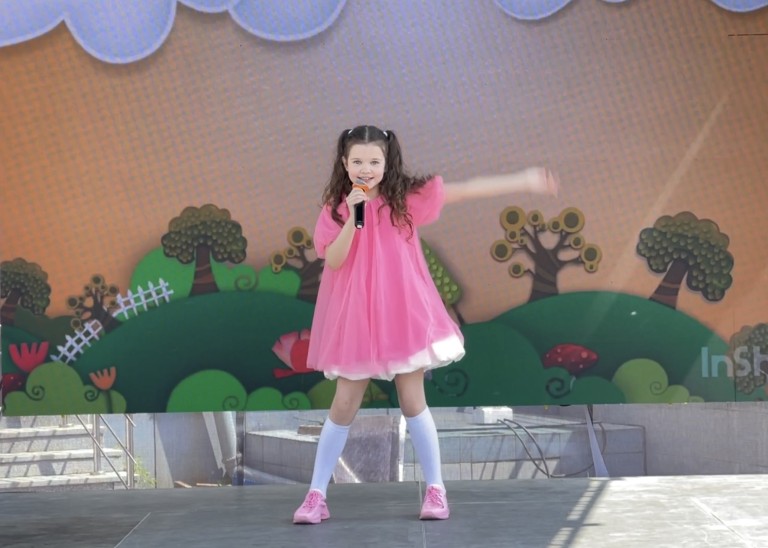 Анастасия ЗенковаПесня «Птица счастья»