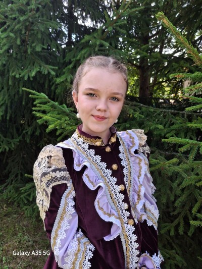 Молодая молода