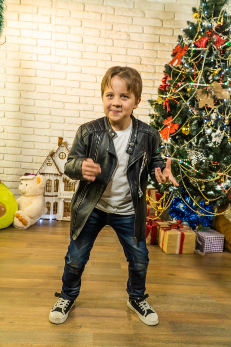 Тройка мчится , тройка скачет