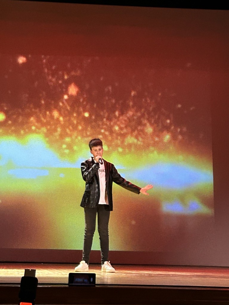 "Живой" в исполнении Захарова Михаила (Самара)