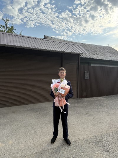 Песня "Мама" в исполнении Михаила Захарова