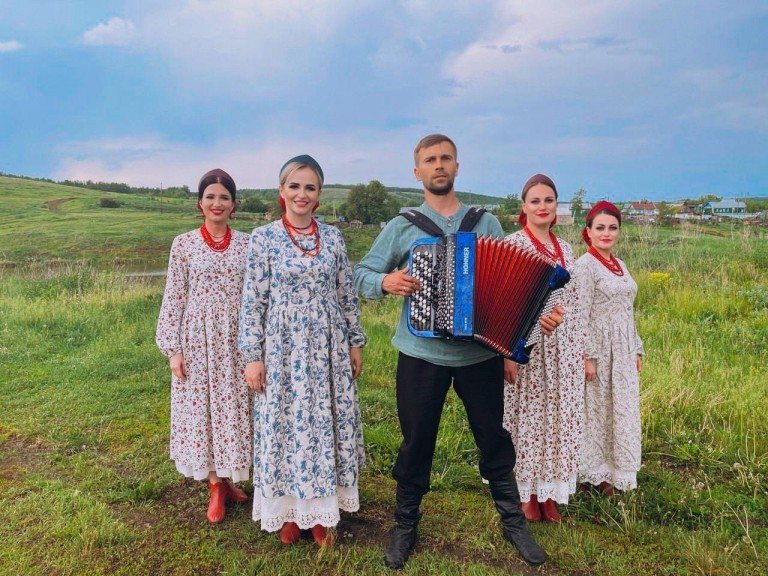 "Стой, матушка Русь!"