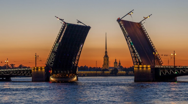 Лето над Невой