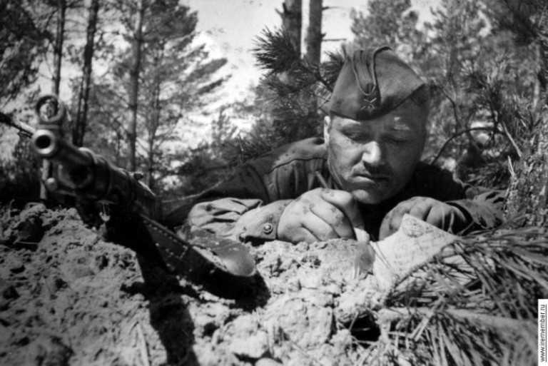 Александр Лугинский - Я родной земельки наберу