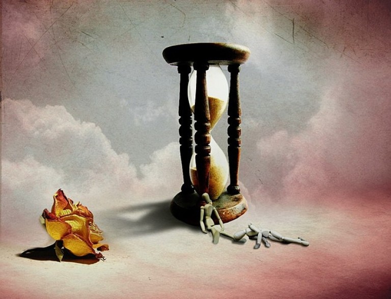 ВРЕМЯ - ПУСТОТА, ВРЕМЯ - НАГОТА...