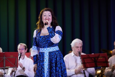 "Россия жива"