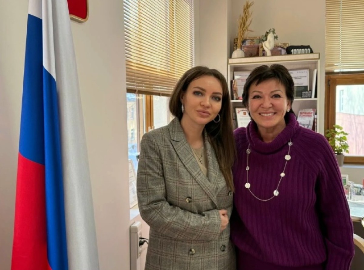 Елены прекрасные!